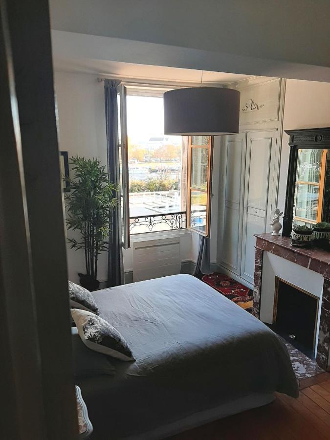 Et Au Pied Coule Une Riviere, Situation Et Vue Ideales Auxerre Exterior foto